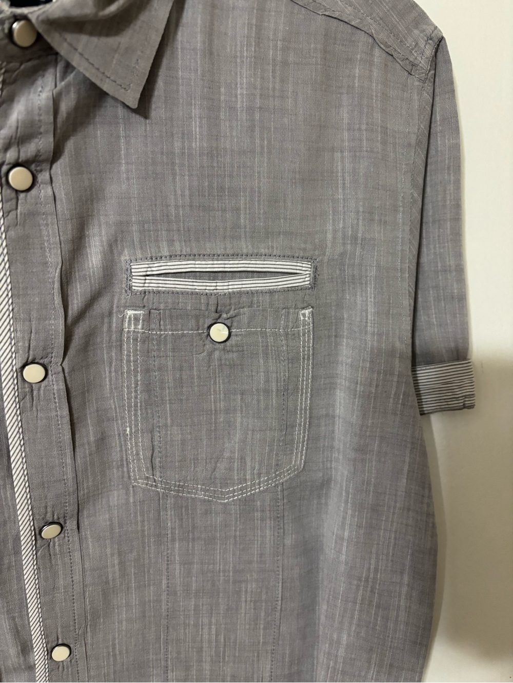 Marc Ecko Cut & Sew Gray Short Sleeve Snap Shirt - L - Picture 5 of 10